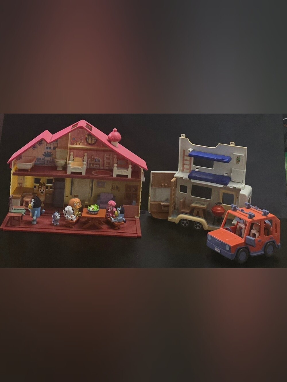 Bluey Family Home Caravan 4WD Vehicle Figures Playset Bundle